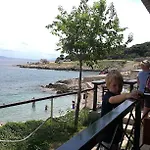 4 Roses Apartman Ravni
