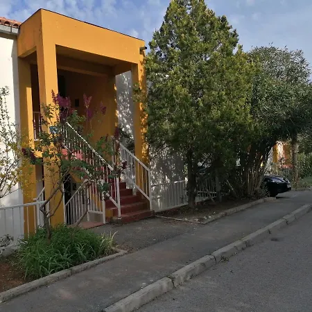 4 Roses * رافني