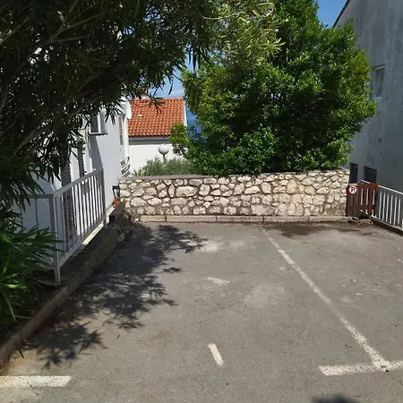 4 Roses Apartman