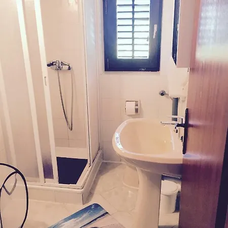 4 Roses شقة رافني